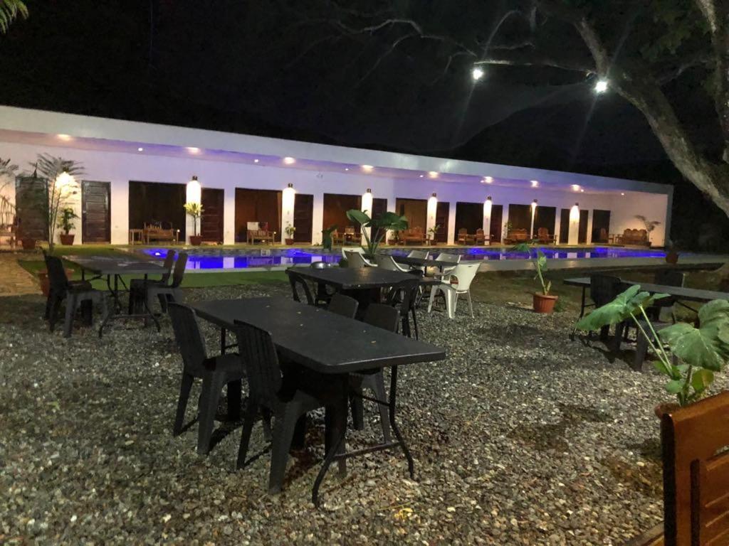 Alesseo Hostel Tiniguiban Экстерьер фото